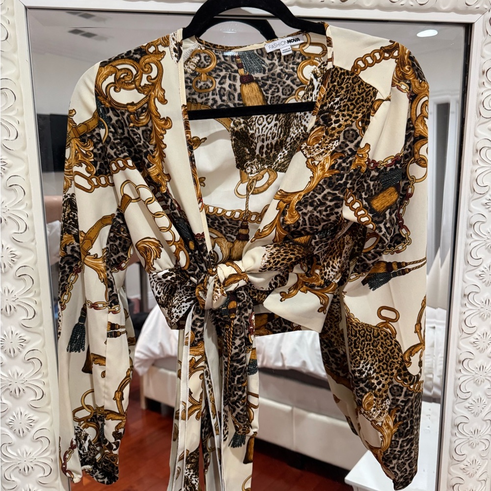 Fashion Nova Chic Animal print blouse